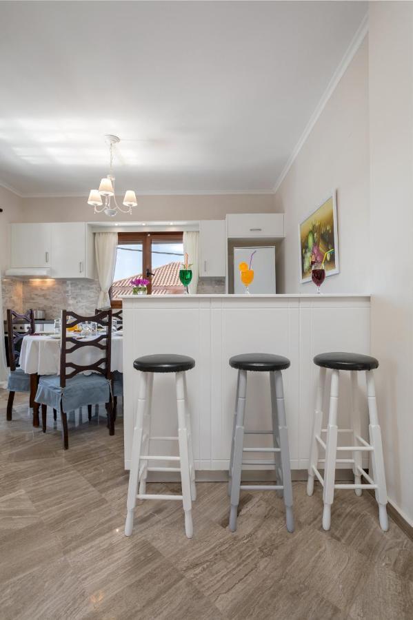 Apartament Elena Hara Alykanas  Zewnętrze zdjęcie